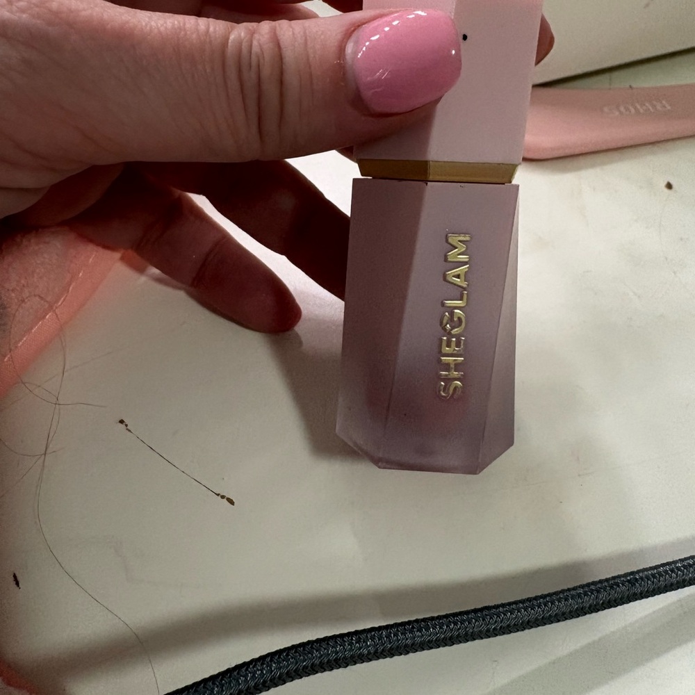 She glam liquid blush color love cake